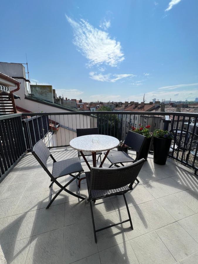 Ce Apartment Prague Castle Esterno foto